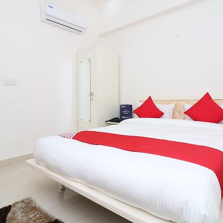 Oyo 13406 Hotel Golden Leaf Bareilly Exteriör bild