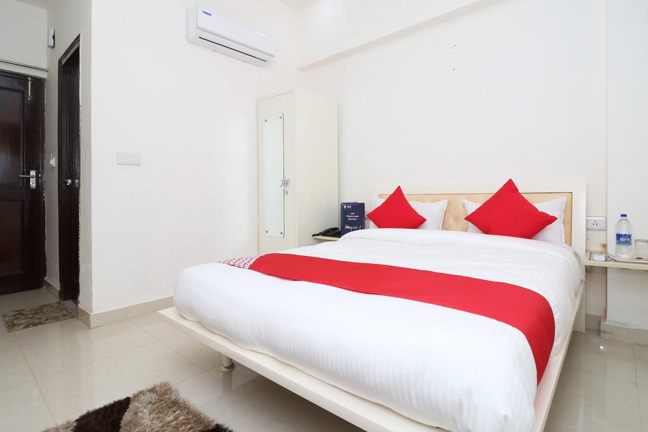 Oyo 13406 Hotel Golden Leaf Bareilly Exteriör bild