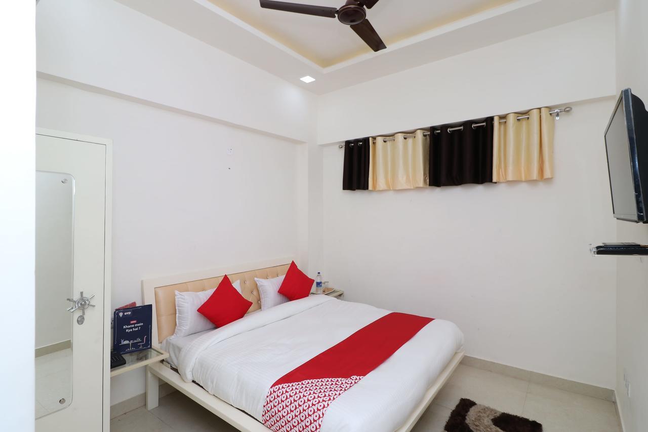 Oyo 13406 Hotel Golden Leaf Bareilly Exteriör bild