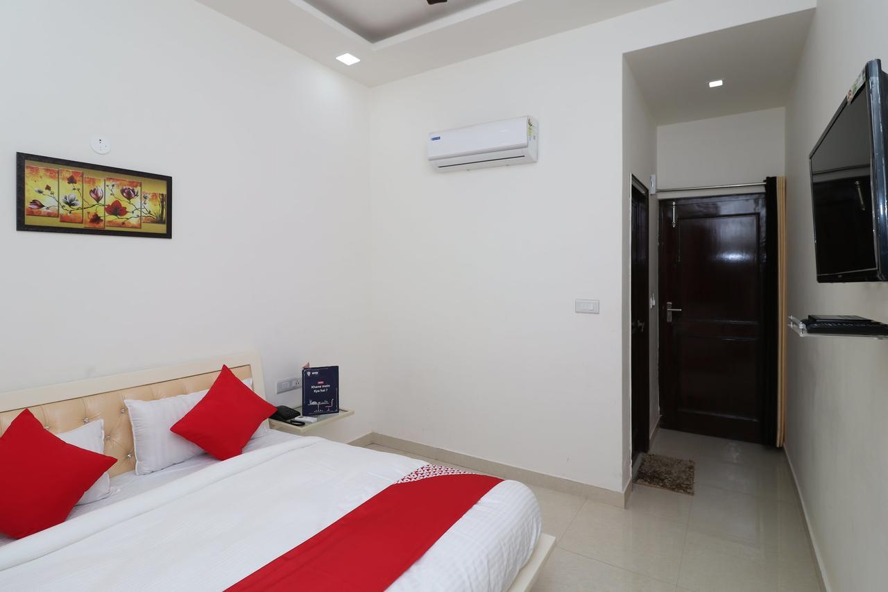 Oyo 13406 Hotel Golden Leaf Bareilly Exteriör bild